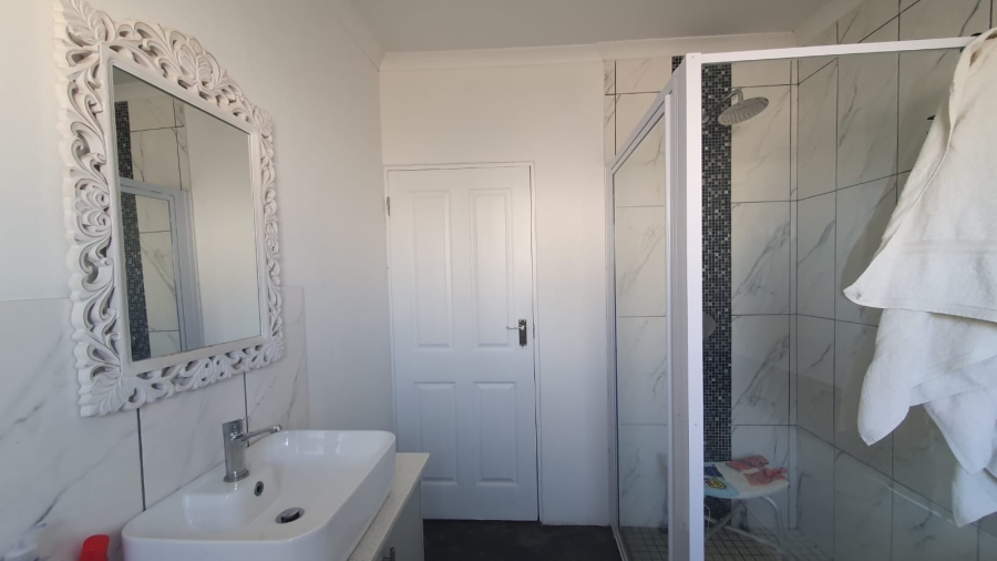 3 Bedroom Property for Sale in Lampiesbaai Western Cape